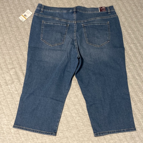 Gloria Vanderbilt Amanda capris NEW denim blue all around slimming effect 16W - Picture 7 of 10